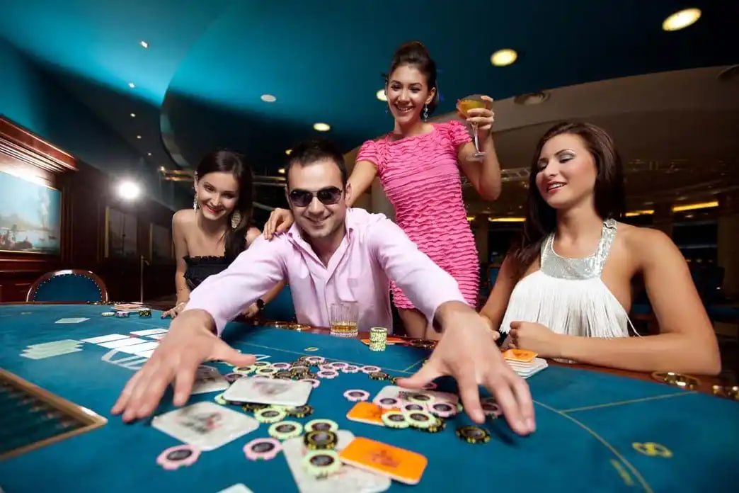 ph 250 platform overview showing sports betting and casino games for Filipino players